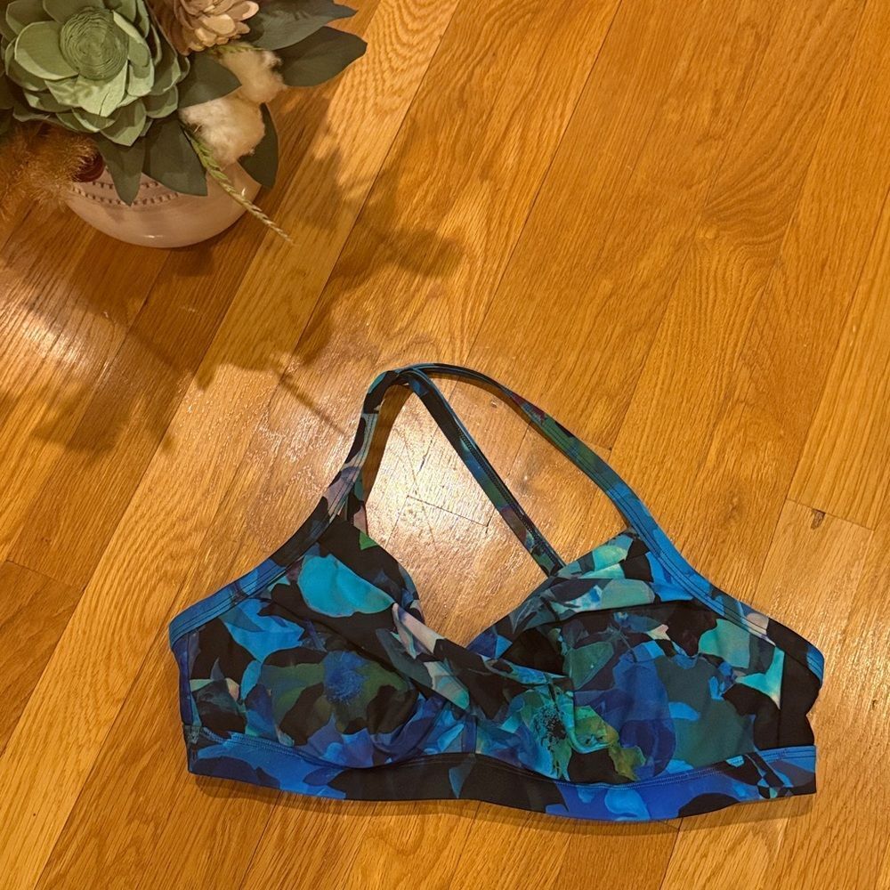 ATHLETA Blue and Green Patterned Bikini Top - 36 B/C - NWOT - Picture 2 of 5